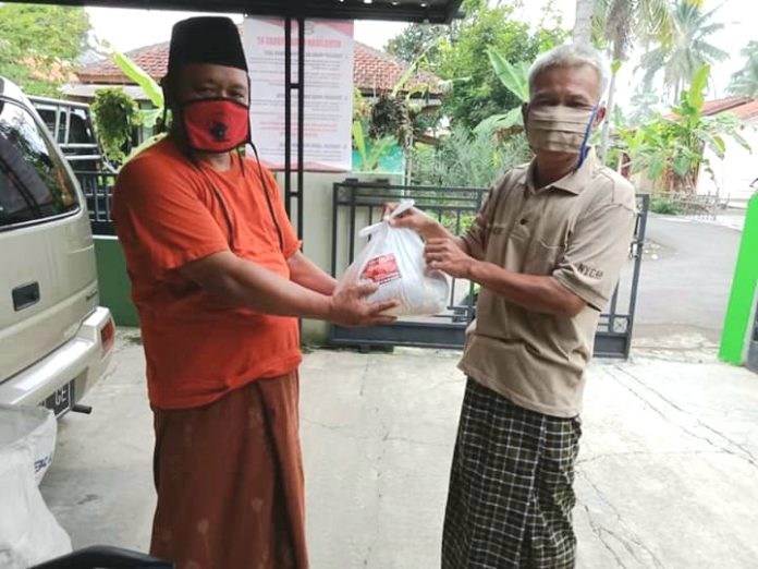 Bambang Haryanto Bahrudin Bagikan 1.000 sembako