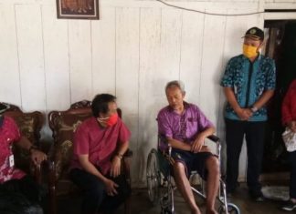 Bambang Krebo Beri Bantuan kursi roda untuk Paring Warga Sumowono