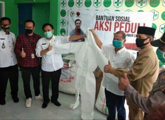 Cegah Covid-19, Gilang Dhielafararez Berikan Bantuan APD