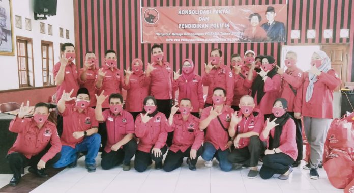 DPC PDI Perjuangan Blora kembali Salurkan Paket Se