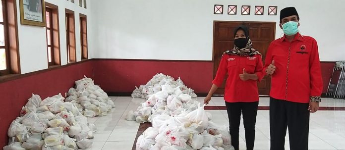 DPC PDI Perjuangan Kab. Blora Salurkan 1.000 Paket