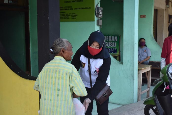 Istri Anggota DPRD Fraksi PDI Perjuangan