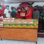 Jelang Lebaran Ridwan Bagikan Paket Sembako