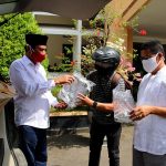 Ketua DPC PDI Perjuangan Blora Bagikan 3.000 APD