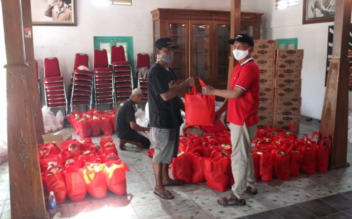 Ketua Komisi B DPRD Provinsi Jawa Tengah Bagikan 3