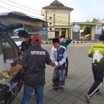 Sahabat Gilang Bagi Takjil Gratis di Alun-Alun