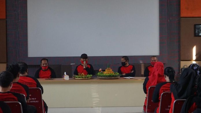 Bulan Bung Karno, PDI Perjuangan Boyolali Gelar Doa Bersama dan Potong Tumpeng