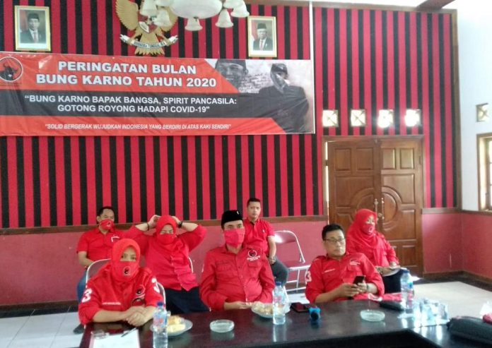 DPC PDI Perjuangan Blora mengikuti Webinar DPP PDI