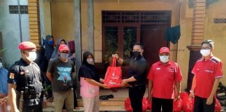 Kepedulian DPC PDI Perjuangan Rembang Terhadap Warga Terdampak Covid-19