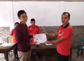 DPC PDI Perjuangan Purworejo Serahkan Hadiah Lomba Video Lagu Yaa Lal Wathon