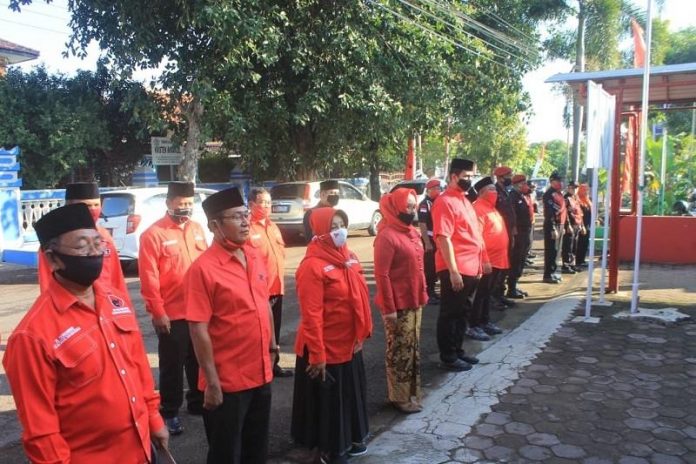 DPC PDI Perjuangan Karanganyar Peringati HUT Kemerdekaan Indonesia Ke-75