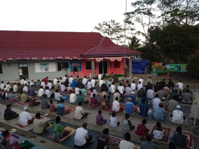 Dyah Hayuning Pratiwi Laksanakan Sholat Idul Adha di Kecamatan Karangmoncol