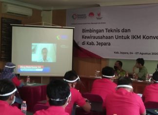 Gilang Dhielafararez Buka Bimtek Kewirausahaan IKM