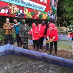 Hj.-Sri-Mulyani-Berkebun-di-Desa-Joho-Prambanan2