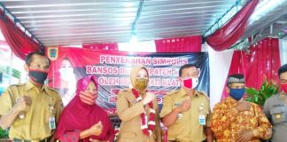 Hj. Sri Mulyani Pantau Penyaluran Bansos Tahap III di Kelurahan Gergunung