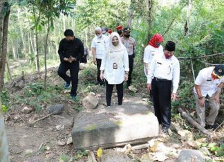 Diduga Candi, Sri Mulyani Kunjungi Penemuan Batu Besar di Kecamatan Jatinom