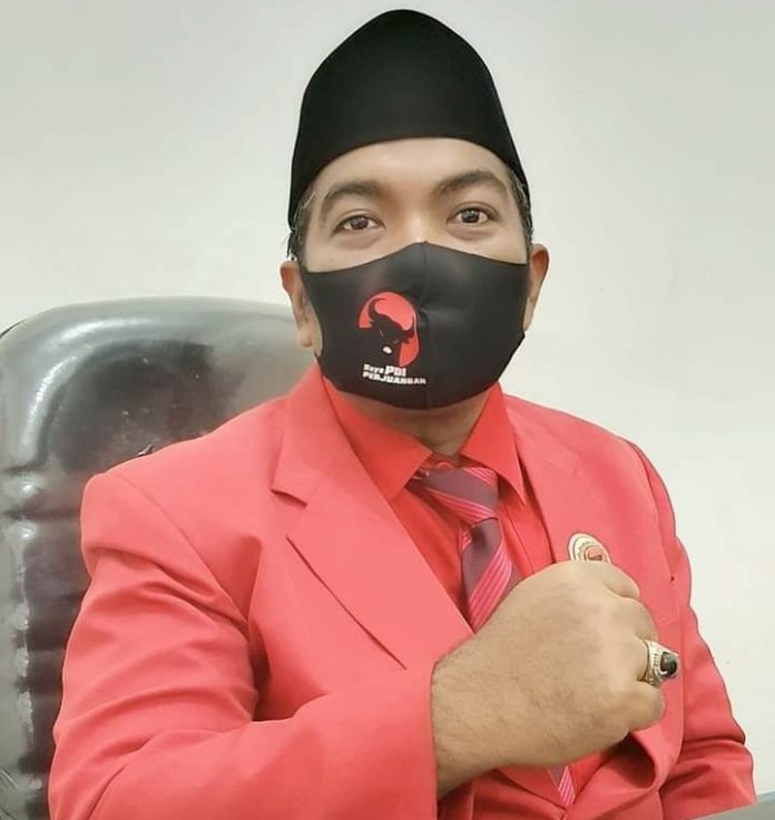 Mas Uyip Derap Juang Simbol Kekuatan Partai Era Modern