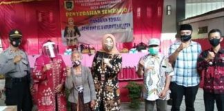 Hj. Sri Mulyani Serahkan Sembako Tahap III di Desa Jabung, Gantiwarno