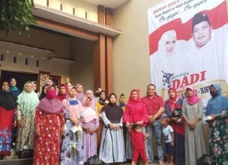 Kader PDI Perjuangan Beri Sembako Untuk Kaum Dhuafa