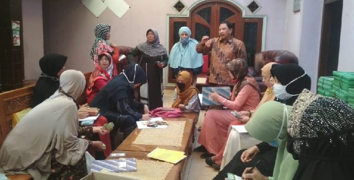 Ketua PAC Batur Banjarnegara Apresiasi Kelompok PKK Desa Batur