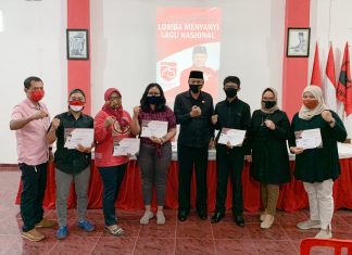 PDI Perjuangan Karanganyar Serahkan Hadiah Lomba