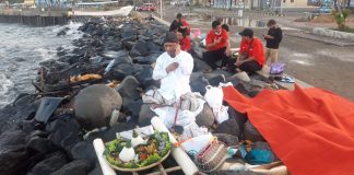Merawat Budaya, DPC PDI Perjuangan Kota Pekalongan Laksanakan Sedekah Laut