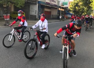 Sri Sumarni Olahraga Bareng, Sekaligus Bagikan Sembako