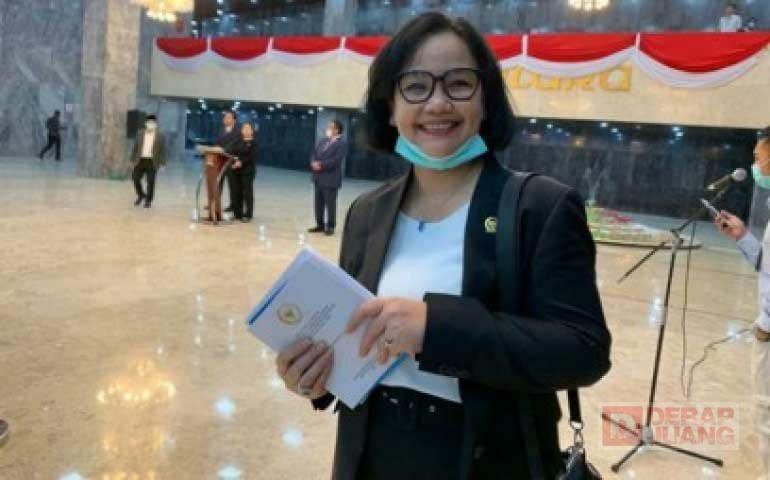 Agustina Mari Buktikan Kotak Kosong Bukan Menjadi Agustina Mari Buktikan Kotak Kosong Bukan Menjadi