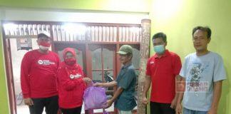 Hj. Kadarwati Bagikan Paket Sembako Kepada Masyarakat Terdampak Covid-19
