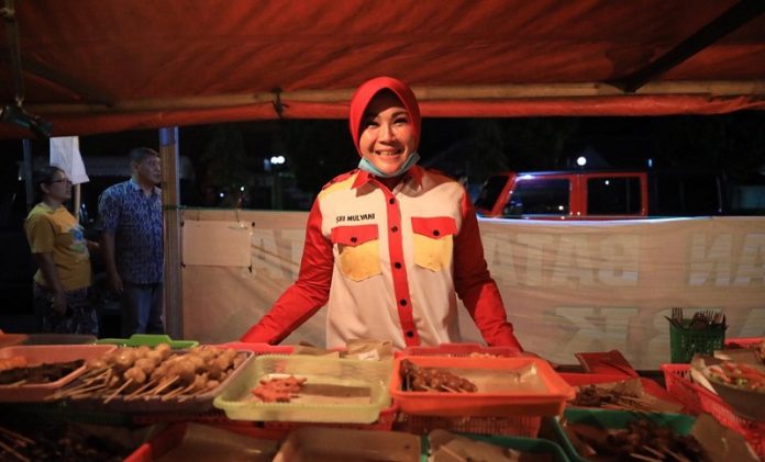 Hj. Sri Mulyani Mendatangi Angkringan HIK Klaten