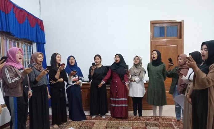 Latihan Paduan Suara Kader Komunitas Juang Kabupaten Temanggung
