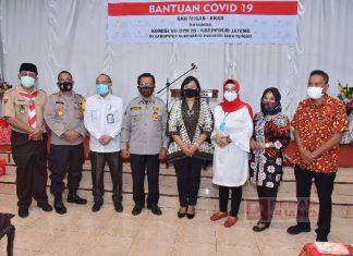 SKK Migas bersama Komisi VII DPR RI Salurkan Bantuan Sembako