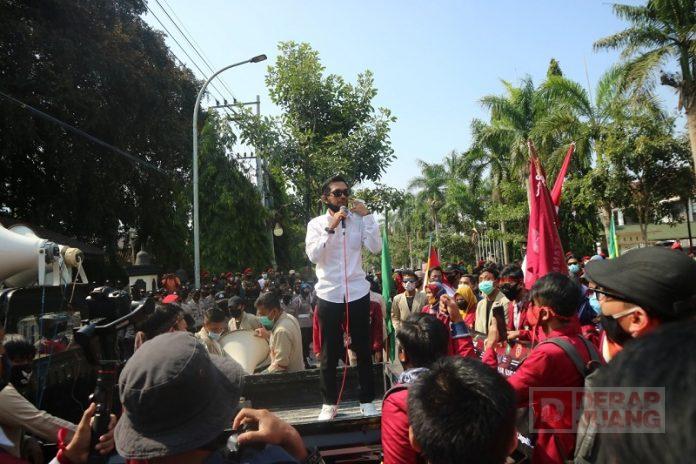 Saryan Lakukan Dialog Bersama Demonstran Penolak UU Cipta Kerja