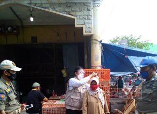 dr. Messy Sosialisasikan Pemakaian Masker Kepada Masyarakat Kabupaten Brebes