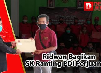 Ridwan bagikan SK Ranting PDI Perjuangan Alas Roban