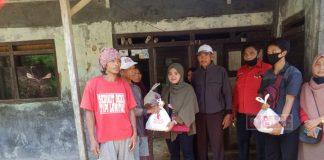 PAC PDI Perjuangan Karanggayam Bersama Calon Komunitas Juang Lakukan Bakti Sosial