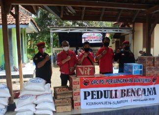 DPC PDI Perjuangan Banyumas Serahkan Bantuan Masyarakat Terdampak Banjir