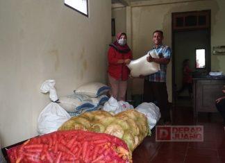 Hj. Sri Ruwiyati Serahkan Bantuan Korban Banjir di Kebumen
