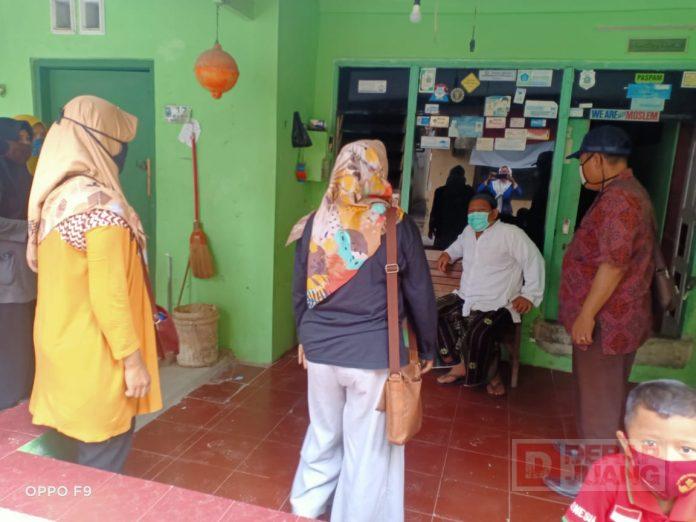 Kunjungi Warga Isolasi Mandiri, Ketua BMI Kota Tegal Berikan Edukasi Kepada Masyarakat