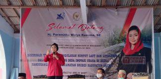 Mbak Mitha Berikan Bantuan Alat Untuk Petani Rumput Laut di Brebes