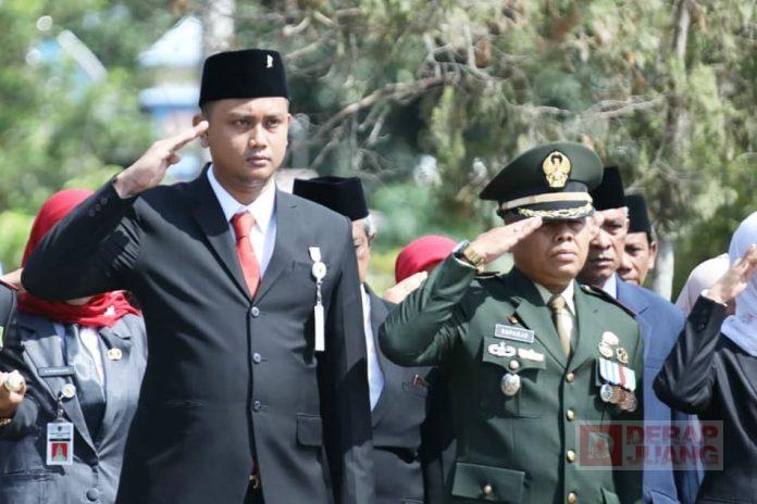 Peringati Hari Pahlawan, Hamenang Wajar Ismoyo Lakukan Ziarah ke Taman Makam Pahlawan Ratna Bantala(2)