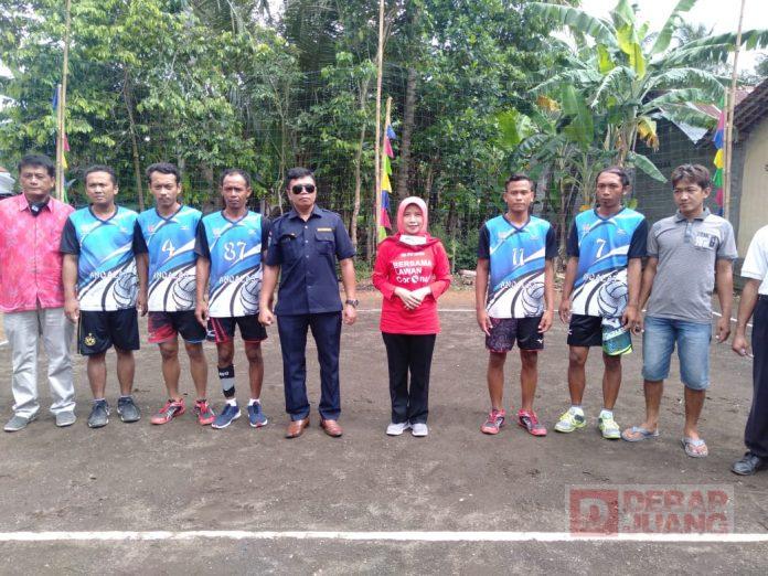 Ristawati Hadiri Turnamen Bola Voli