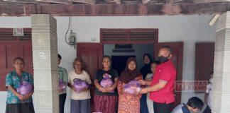 Sarno Berikan Bantuan Paket Sembako Kepada Masyarakat Terdampak Covid-19