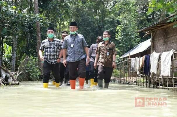 Bencana Banjir, Arif Sugiyanto Tunjukkan Kepeduliannya