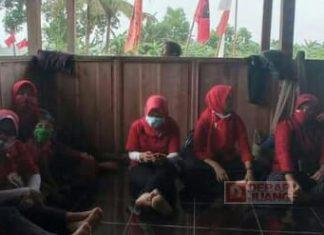 Departemen Wanita PAC Ayah Sambut Kemenangan Arif-Rista