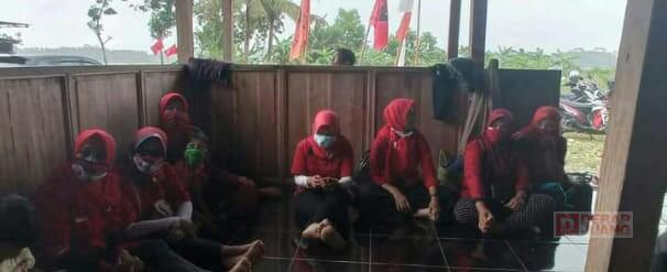 Departemen Wanita PAC Ayah Sambut Kemenangan Arif-Rista