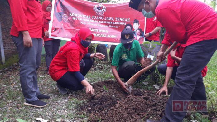 Gelar Bakti Sosial, Komunitas Juang Banyumas Lakukan Penanaman Pohon