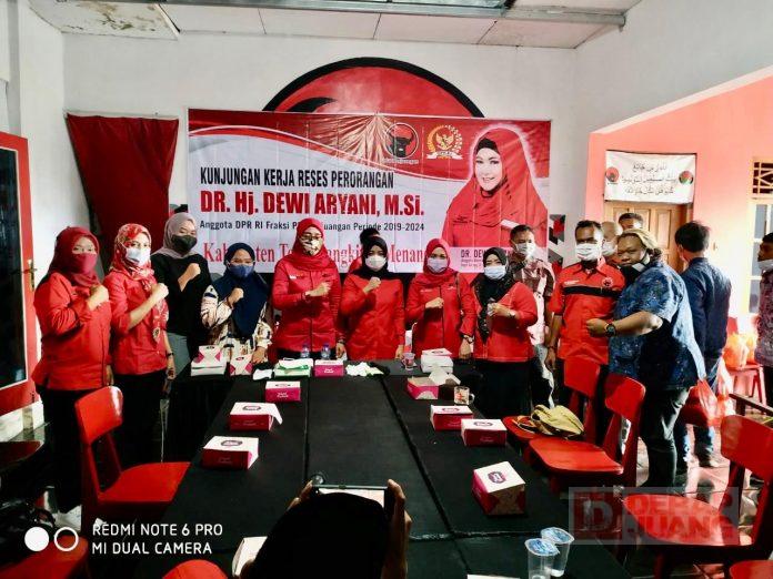 Gelar Reses, Dewi Aryani Gerakkan Program di Beberapa Desa