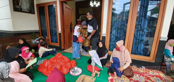 H. Edy Suripno Berikan Santunan Kepada Anak Yatim(2)