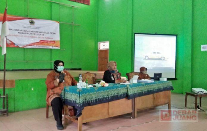 Hj. Endrianingsih Yunita Prakarsai Gerakan “Jo Kawin Bocah” di Kecamatan Candimulyo